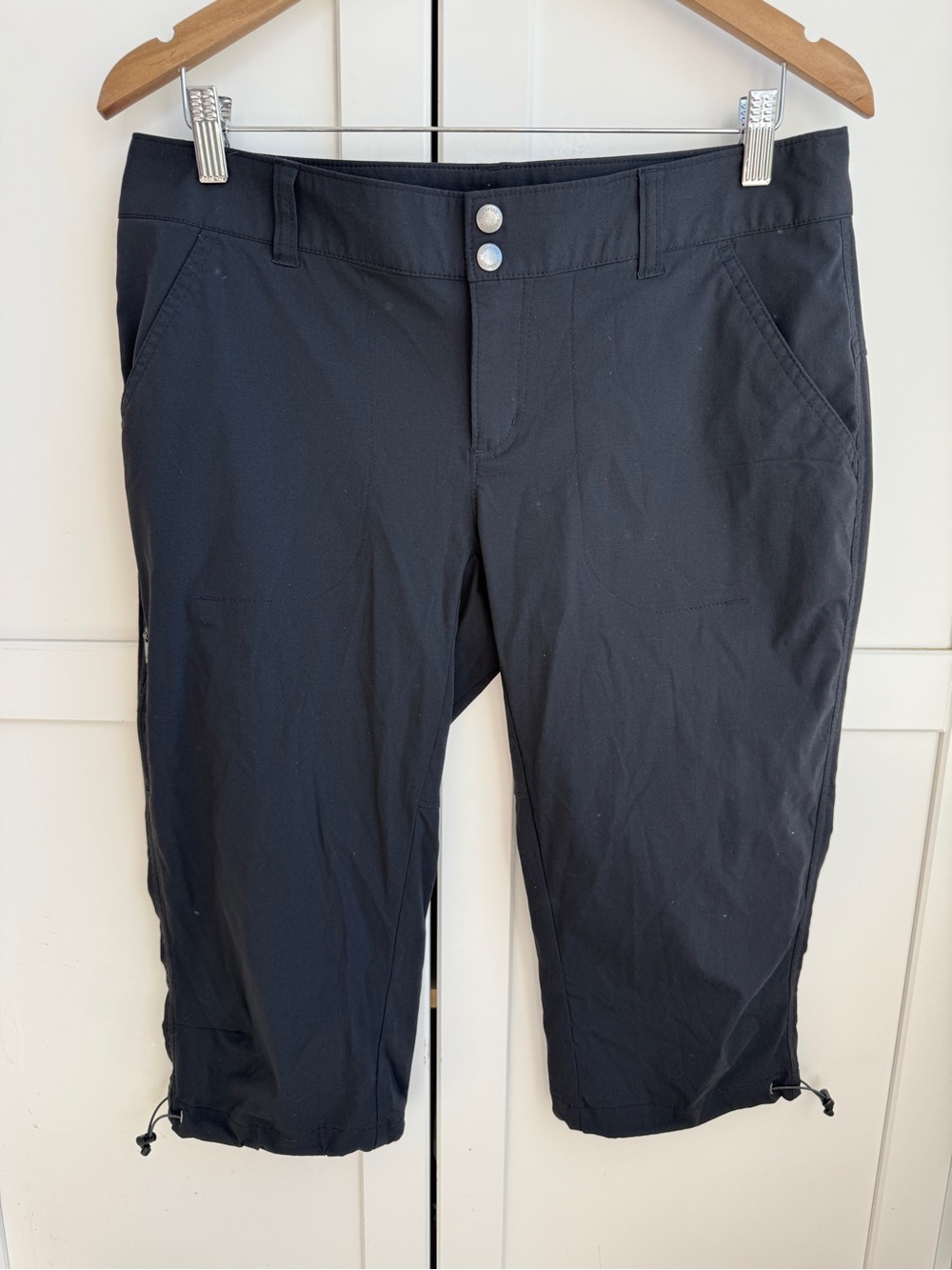 Columbia Omni-Shield Black Capri Hiking Pants Women’s Size 10 Outdoor Trail